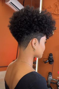 Undercut Hairstyle Black Woman, Fade Hairstyles For Black Women, Curly High Top Fade Black Women, Black Women Tapered Natural Hair, Tapered Women Haircut, Faded Curly Haircut Women, Tapered Natural Hairstyles For Black Women, Mohawk Black Women, Natural Undercut Hairstyles Black Women