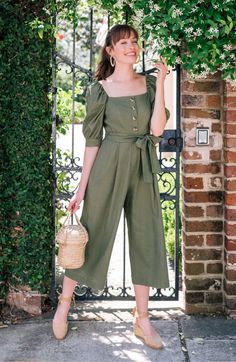 Romantic Maxi Dress, Gal Meets Glam Collection, Summer Wardrobe Staples, Chique Outfits, The Everygirl, Trendy Dress Outfits, Gal Meets Glam, Jumpsuit Outfit, Fashion Attire