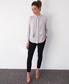 TWO CORPORATE GIRLS  Baby Lawyer ✖️Property Valuer Corporate Style Bloggers… Corporate Attire Women, Stile Casual Chic, Birkenstock Outfit, Wardrobe Makeover, Office Casual Outfit, Professional Wear, Fashion Blogger Style