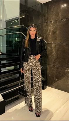 #outfits #outfits #outfits Leopard Print Jeans Outfit Winter, Outfit With Leopard Pants, Leopard Pant Outfit, Leopard Pants Outfit 2024, Leopard Print Jeans Outfit, Animal Print Pants Outfit, Print Jeans Outfit, Leopard Jeans Outfit, Leopard Pants Outfit