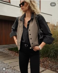 Gilet Outfit, Waistcoat Outfit, Look 80s, Anouk Yve, Mode Editorials, Classy Work Outfits, Stylish Work Outfits