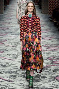 Sfilata Gucci Milano - Collezioni Primavera Estate 2016 - Vogue Runway Skirt, Gucci 2017, 2017 Runway, Mixed Patterns, Silk Blouses, Beauty Design