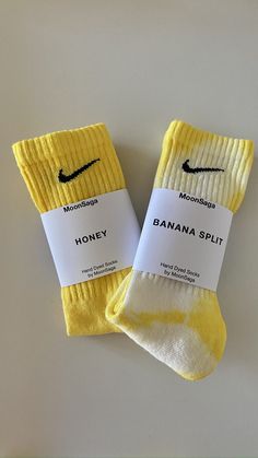 Mochila Fjallraven Kanken, Ty Dye, Nike Clothes Mens, Socks Nike, Yellow Socks, Banana Yellow, Custom Shoes Diy, Trendy Socks