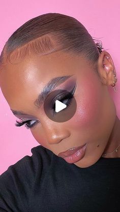 TASHJANÉ COLLINS on Instagram: "🩶cool tones🩶 • eyes @hudabeauty @hudabeautyshop pretty grunge palette @taketwocosmetics loose glitter @hudabeauty @hudabeautyshop creamy kohl pencil ‘very canta’ @nyxcosmetics epic ink liner @salonperfect winged demi collection ‘692’ • face @lauramercier pure canvas primer - hydrating @nyxcosmetics can’t stop won’t stop foundation @sephora best skin ever concealer @elfcosmetics camo concealer - matte finish @lancomeofficial ultra wear camouflage concealer @moiracosmetics cream blush ‘i cherish you’ @charlottetilbury airbrush flawless finish powder @hudabeauty @hudabeautyshop loose powder ‘blondie’ @onesize turn up the base powder @maybelline superstay powder @maccosmetics mineralize skinfinish ‘gold deposit’ @sheglam_official pink carebear blush @rudecosm Powder Maybelline, Primer Hydrating, Epic Ink Liner, Camouflage Concealer, Gold Deposit, Maybelline Superstay, Mineral Makeup, Maybelline Super Stay, Loose Glitter