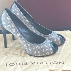 Authentic Louis Vuitton Monogram With Navy Patent Leather Heel Interested In Trades Louis Vuitton Heels, Shoes Louis Vuitton, Louis Vuitton Blue, Rustic Bathroom, Bathroom Designs, Louis Vuitton Shoes, Patent Leather Heels, Vintage Louis Vuitton, Authentic Louis Vuitton