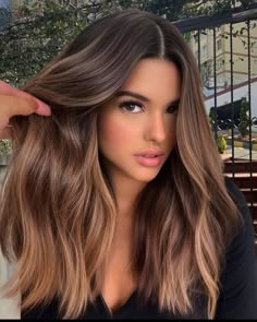 Chocolate Brown To Blonde Balayage, Brown Hair On Cool Tone Skin, Hair Colour Ideas For Brunettes Coloring, Balayage Chestnut Brown, Honey Brown Balayage Straight Hair, Sandy Balayage Brown Hair, Balayage Round Face, Green Eyes Olive Skin Hair Color, Natural Balayage For Dark Brown Hair