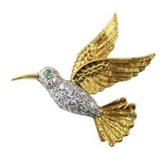 1930s Emerald Diamond Gold Platinum Hummingbird Brooch Green Gold Jewelry, Duck Jewelry, Cartier Jewellery, Emerald Green Jewelry, Green Brooch, Emerald Eyes, Wing Jewelry