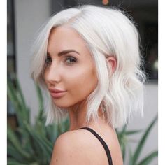 Winter Hair Color Trends, Platinum Hair Color, Platinum Blonde Hair Color, Icy Blonde Hair, White Blonde Hair, Winter Whites, Platinum Hair, Hair Color Techniques