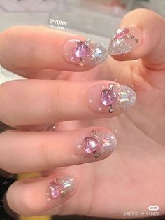 Kawaii Bling Nails, Pinky Nail Design, Douyin Nails Short, Kawaii Nails Short, Short Korean Nails, Pretty Gel Nails