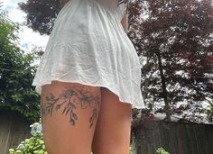 Back Of Leg Flower Tattoo, Lower Chest Tattoos For Women, Pretty Tattoo Placement, Around Thigh Tattoos Women, Under Thigh Tattoo, Tattoo Around Thigh, Under Buttcheek Tattoo, Behind Leg Tattoo Thighs, Thigh Wrap Around Tattoo