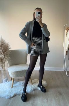 Business Grunge Outfits, Formal Grunge Outfits, Loafers Outfits, Christmas Outfit Ideas, Loafers Outfit, Smart Casual Dress, Christmas Outfits, Fashionista Clothes