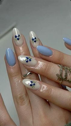 🫐 #blueberry #blueberrynails #bluenails #nails #nailart #naildesign Border Nail Designs, Almond Nails Designs Easy, Gel Nails With Eyeshadow, French Tip And Design Nails, Almond Nails Easy Designs, Europe Nails Aesthetic, Cozy Nails Aesthetic, Simple Nails Design Almond, Berry Nail Art