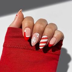 Get into the holiday spirit with these festive Christmas Press On Nails! This 24-piece set features medium almond-shaped nails with a stunning red French tip design, adorned with cute snowflakes, bows, and a glossy finish. Perfect for women and girls, these nails offer a quick and easy way to achieve a stylish, holiday-ready manicure without the salon visit. Each set includes nails, adhesive glue, and a file for easy application. Whether you're celebrating Christmas or just want to add some festive cheer to your look, these nails are the perfect touch!  #ChristmasNails #PressOnNails #FakeNails #FrenchTipNails #ChristmasManicure #HolidayNails #FestiveNails #SnowflakeNails #BowDesign #RedNails #MediumAlmondNails #GlossyNails #CuteNails #NailArt #NailDesign #HolidayBeauty #ChristmasBeauty #Gl Christmas Nails Red White, Christmas French Tips, Christmassy Nails, French Tip Fake Nails, Christmas Nails Simple, Red French Tip, Nails Medium Almond, Christmas Nails Red, Christmas Press On Nails