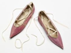 Pink Slippers, 1790s, V&A 1790s Fashion, Fashion History Timeline, Century Shoes, Historical Shoes, Regency Era Fashion, Pair Of, Bags Online Shopping, Regency Era