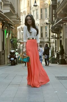 Maxi Skirt Spring, Mode Shoes, Glam Metal, Skirt Trends, Looks Chic, Gold Accent, Maxi Skirts