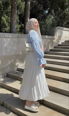 #hijabinspiration White Dresses Hijab, Skirts Outfits Hijab, Skirt Hijabi Outfits, White Skirt Outfit Hijab, Boho Long Skirt, Summer Hijabi, Hijab Outfit Summer, Ruffle Skirt Outfit, Mode Zendaya