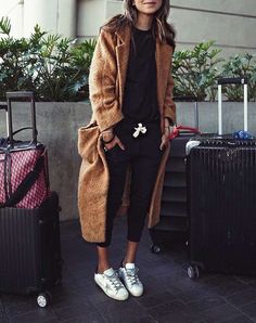 How To Wear Sweatpants, Sweatpants Outfit Ideas, Sweatpants Outfits, Sweatpants Outfit, Streetwear Mode, Blogger Outfits, Popsugar Fashion, Urban Street Style, Mode Inspo