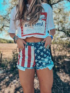 American Flag Shorts, Surfer Girl Style, Festival 2023, Shoes Outfit Fashion, Bleached Denim, 4th Of July Outfits