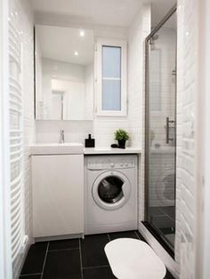 a small bathroom with a washing machine in it's center, and the words petits espaces 10 minn optimalises de bains parfaitment optimisses