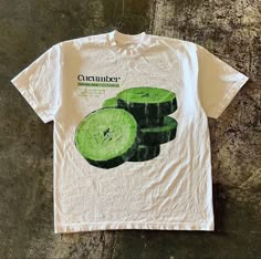 Tee Shirt Outfit, Fruit Shirt, Unique T Shirt Design, Tshirt Design Inspiration, Shirt Design Inspiration, Mode Inspo, Funny Graphics, Style Outfits