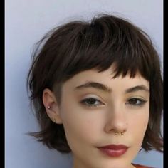 Ear Length French Bob, Very Short Hair With Fringe, Short Bangs With Short Hair, Short Shag Undercut, Short Hair Small Face, Short Fringe Short Hair, Super Short Bob Hairstyles With Bangs, Short Haircut Fringe, Rocker Bob Haircut