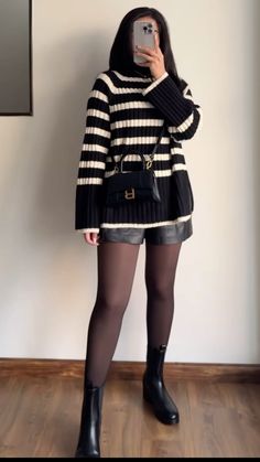 H&M Outfit Navidad, Hm Outfits, Basic Ootd, Outfits Styling, Cute Instagram Captions, Ootd Winter, Japan Outfit, Oversized Outfit