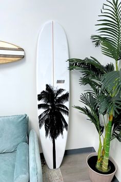 Modern Black and White Palm Surfboard Wall Art – Marker Six Surf Shack Aesthetic, Painted Surfboard Ideas, Surf Boards Designs, Surf Board Painting, Surf Board Designs, Wall Surfboard, Costal Cowboy, Lake Life Decor, Longboard Surfboard