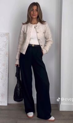 Simple Classy Style Women, Pantalon Wide Leg Outfit, Young Office Outfits, Womens Smart Casual, Outfit Ideas Winter, Style Parisienne, Business Casual Outfits For Work, Classy Work Outfits