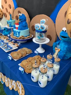 Cookie Monster Half Birthday, Cookie Monster Treat Table, Cookie Monster Gender Reveal, Cookie Monster Baby Shower Treats, Cookie Monster Theme Baby Shower Ideas, Baby Shower Theme Ideas For Boys, Cookie Monster Baby Shower Theme, Cookie Monster Photo Shoot