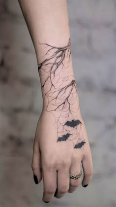 Trendy Bat Wrist Tattoo
#BatTattoo #WristInk #SmartTattooDesign #MonochromeTattoo #StrategicPlacement #ElegantTattoo #SymbolicInk #BatWristArt #MystiqueTattoo #SmartBodyArt #BatTattoosIdeas Tato Realis, Stammestattoo Designs, Cute Halloween Tattoos, Halloween Tattoos Sleeve, Tattoos 2024, Pretty Hand Tattoos, Wicked Tattoos, Theme Tattoo