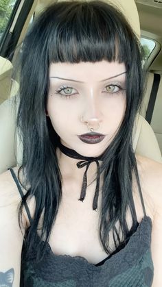 Makeup Big Eyes, Goth Bangs, Best Haircuts For Women, Wine Hair, Alt Makeup, Best Haircuts, Swag Makeup, Dyed Hair Inspiration, Punk Hair