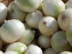 onions are piled on top of each other