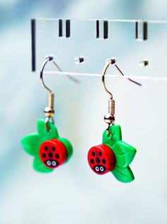 Lego Jewelry Diy, Lego Ladybug, Diy Lego Earrings, Lego Bracelet, Lego Hobby, Lego Earrings, Lego Jewelry, Ladybug Earrings, Lego Accessories