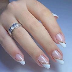 #nails White Nails With Gold, Pink Chrome Nails, Chrome Nails Designs, Xmas Nails, Types Of Nails, Chrome Nails, Gold Nails, Holiday Nails, Nail Designer