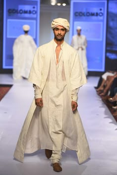 Desert Outfit Ideas Dubai Men, Sufi Night Outfit For Men, Dubai Men Outfit, Desert Wear, Desert Outfit Ideas, Egypt Clothing, Boho Men Style