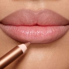 GLOSSY NUDE PINK LIP DUO CLOSE UP Brown To Pink Ombre, Gloss And Lip Liner, Mini Lip Gloss, Nude Pink Lipstick, Ombre Lips, Nude Lips, Pink Lip Gloss, Beauty Kit, Lips Print