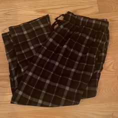 This Listing Is For One Pair Of Men’s Size 3xb Croft & Barrow Brand Fleece Pajama Bottoms. They Have An Elastic Waistband, Drawstring And Two Pockets. Please Let Me Know If You Have Any Questions, Thank You So Much For Shopping My Closet, Feel Free To Bundle And Save. Black Relaxed Fit Sleepwear For Winter, Casual Black Sleepwear For Overnight, Black Cotton Cozy Sleepwear, Casual Winter Sleepwear With Elastic Waistband, Black Sleepwear With Pockets In Long Pants Style, Cozy Black Sleepwear With Relaxed Fit, Cozy Black Sleepwear In Relaxed Fit, Cozy Black Cotton Sleepwear, Cozy Black Sleepwear, Relaxed Fit