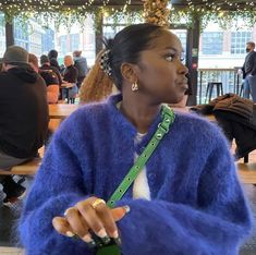 Royal Blue Bag Outfit, Mohair Outfit, Color Blocking Outfits, Brunch Date, Button Up Sweater, Outfit Inspo Fall, Fashion Killa