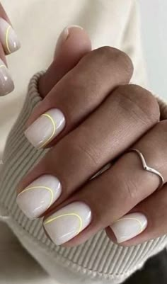 Spring Neutral Nails: Chic Minimalism for Your Fingertips Trendy Nails Minimalist, Neutral Nail Art Designs Classy, Modern Minimalist Nails, Nail Designs Subtle, Minimal Summer Nails, Minimal Nails Design, Neutral Summer Nails, Summer Neutral Nails, Minimal Nails Art