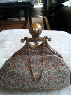 circa 1890 -- bought at a Paris Flea Market Victorian Bags Vintage Purses, Luxury Handmade Antique Bags, Luxury Victorian Gold Bag, Handmade Victorian Evening Bag, Victorian Purses, Antique Tapestry Evening Bag, Silk Purse