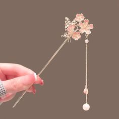 Bun Jewelry, Stick Fairy, Hanfu Hair, Chinese Hanfu, Ginkgo Leaf, Metal Flower, Metal Flowers, Hair Sticks, Bun Hairstyles