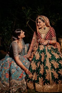 Sisters Photography Poses, Bride And Bridesmaid Pictures, Bridesmaid Poses, Bridesmaid Pictures, Indian Bride Photography Poses, Bridesmaid Photoshoot, Sisters Photoshoot Poses, Indian Wedding Poses, Bride Photos Poses