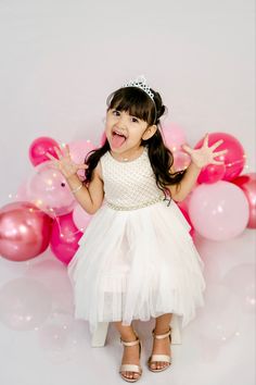 4th Birthday Pictures, Princess Backdrops, Balloons Photography, Balloon Background, Photo Balloons, Photoshoot Studio, Model Call, Studio Photoshoot