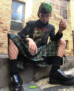 Queer Goth Fashion, Goth Enby Outfits, Men In Skirts Punk, Goth Nonbinary Fashion, Queer Alt Fashion, Masculine Alternative Outfits, Queer Punk Fashion, Queer Masc Fashion, Amab Enby Fashion