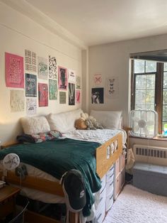 dorm room Dorm Wall Lights, Csu Dorm Room Ideas, College Dorm Room Inspo Boho, Dorm Bed Set Up, Northern Michigan University Dorm, Cute Dorm Bedding, Colorado Room Aesthetic, Raised Dorm Bed, Dorm Inspo 2023