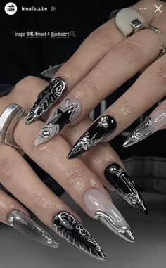 Stilleto Nails Silver, Alt Nails Aesthetic, Dystopian Nails, Dark Glam Nails, Dark Edgy Nails, Trad Goth Nails, Alternative Nail Ideas, Chase Atlantic Nails, Black Nails Y2k