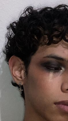 Extreme Smokey Eye, Male Smokey Eye, Dark Male Makeup, Mens Eyeshadow, Black Man Makeup, Rockstar Makeup Men, Men’s Makeup Looks, Masc Grunge Makeup, Male Makeup Aesthetic