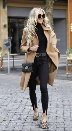 40 Outstanding Casual Outfits To Fall In Love With: Casual outfits for spring & fall to get inspired by! If you’re looking for causal outfit inspiration, casual everyday outfits and fashion ideas, these 40 beautiful outfits by fashion bloggers will motivate you to look trendy in no time. | Image by ©️️ MacyStucke / camel coat / #camelcoat #Casualeverydayoutfits #casualoutfits #outfitsinspiration #casualoutfitinspiration #fashionideas 2020 Clothes, Edgy Fashion Outfits, Fashion Queen, Blogger Outfits, Mom Fashion, Casual Outfit Inspiration, Causal Outfits