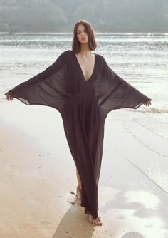 Kaftan Dress Modern Pattern, Sun Clothes, Kaftan Outfit, Natural Dress, Ethereal Fashion, Summer Kaftan, Flow Dress, Black Studio, Black Kaftan