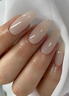 Neutral Coloured Nails, Neutral Nail Art Designs Classy, Nude Colours Nails, Barely There French Manicure, Classy Fun Nails, Neutral Colour Nails, Nail Designs Neutral Colors, Nude Colour Nails, Peach Nude Nails